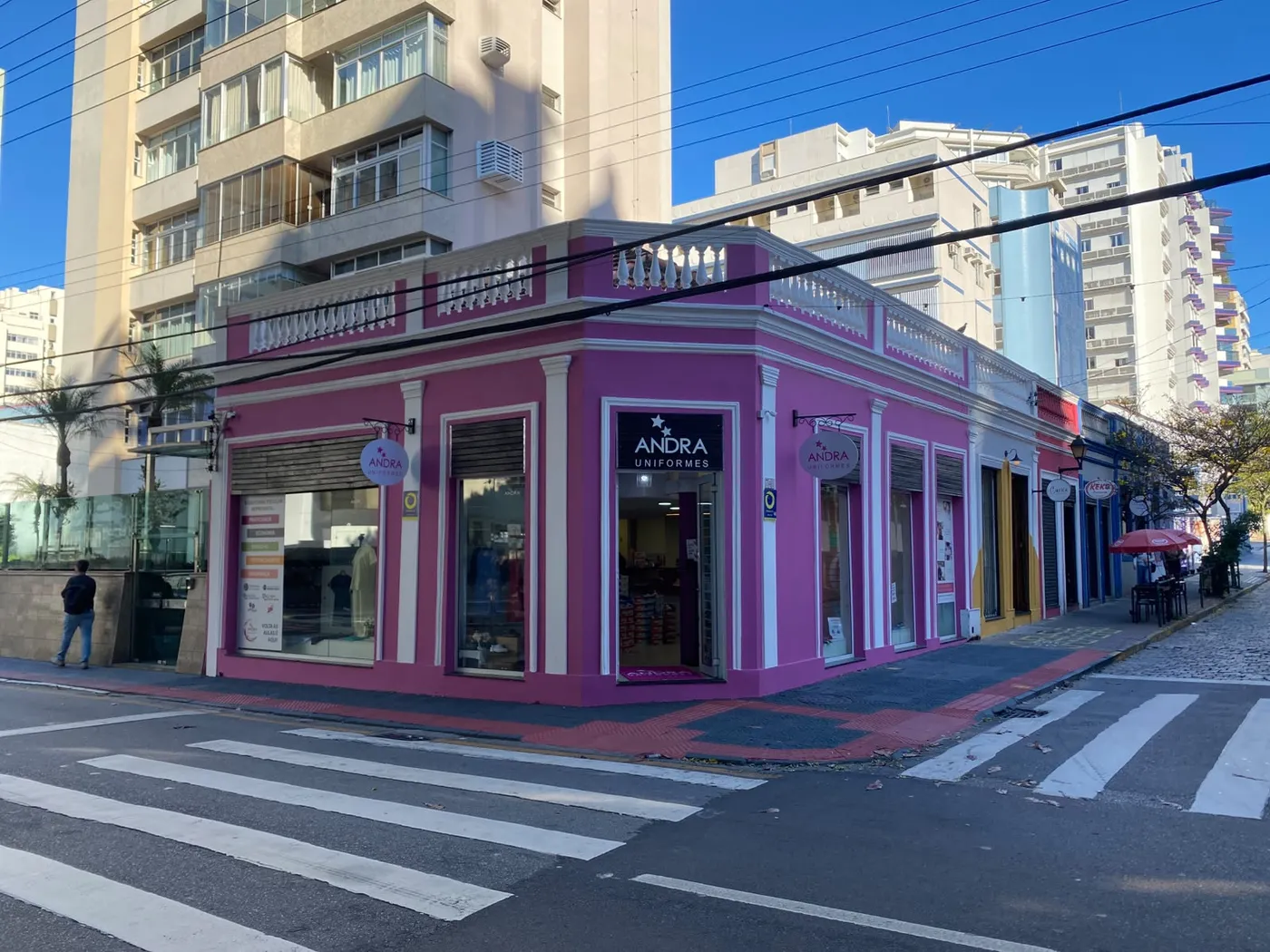 Fachada da loja Andra Uniformes na esquina da Rua Bocaiúva, no centro de Florianópolis